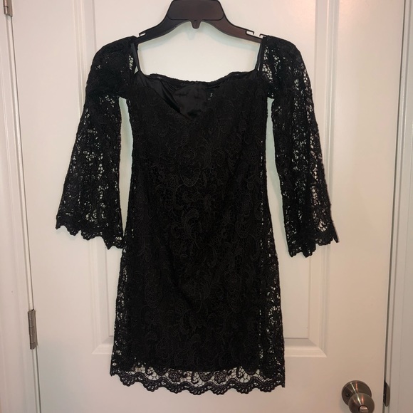 Bardot Dresses & Skirts - BARDOT OFF SHOULDER DRESS